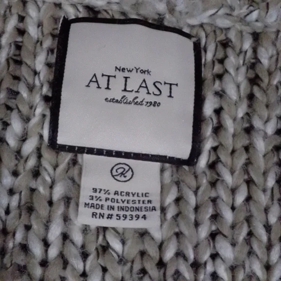 AT LAST ladies short sleeve sweater with overlapping v-neck - Picture 4 of 5